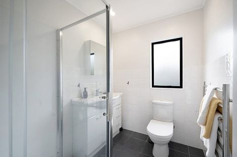 Photo of property in 1/86a West Drive, West Harbour, Auckland, 0618