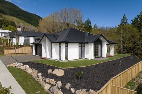 Photo of property in 86 Sunningdale Drive, Stoke, Nelson, 7011