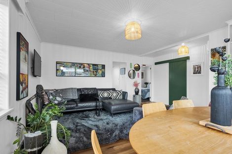 Photo of property in 3/10 Shortland Street, Lower Vogeltown, New Plymouth, 4310