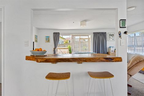 Photo of property in 8 Yorke Road, Haruru, 0204