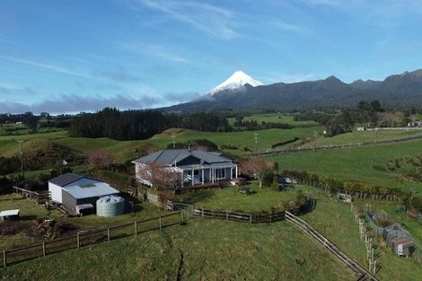 Photo of property in 1444 Carrington Road, Hurworth, New Plymouth, 4371