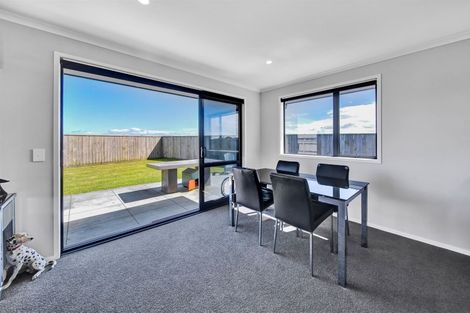 Photo of property in 5 Papawhero Drive, Bell Block, New Plymouth, 4312