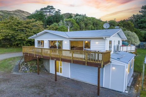 Photo of property in 306 South Makara Road, Makara, Karori, 6972