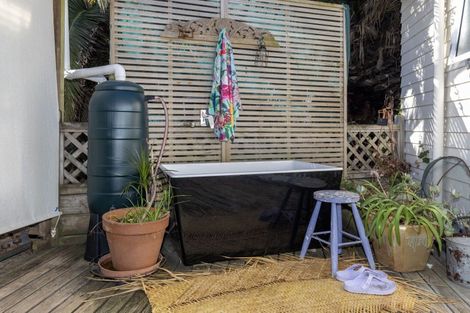 Photo of property in 5 Golf Road, Paraparaumu Beach, Paraparaumu, 5032