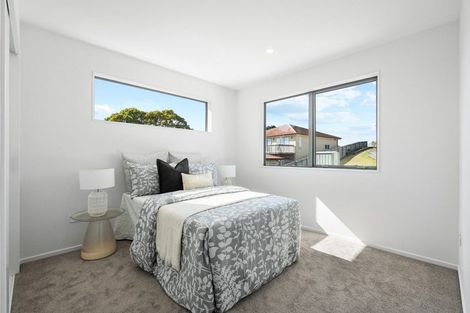 Photo of property in 144a Oaktree Avenue, Browns Bay, Auckland, 0630