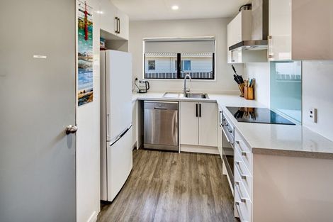 Photo of property in 2 Wellington Road, Wainuiomata, Lower Hutt, 5014