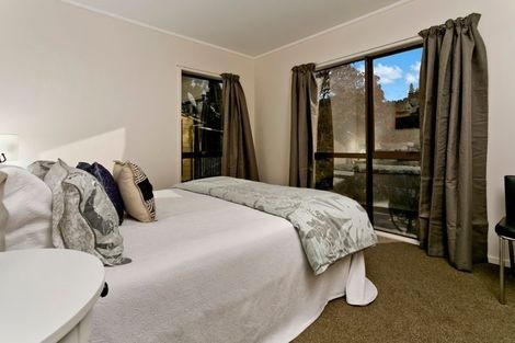 Photo of property in 81 Oaktree Avenue, Browns Bay, Auckland, 0630