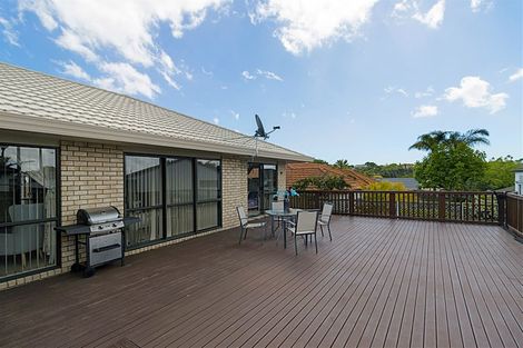 Photo of property in 17 Semillon Avenue, Henderson, Auckland, 0612
