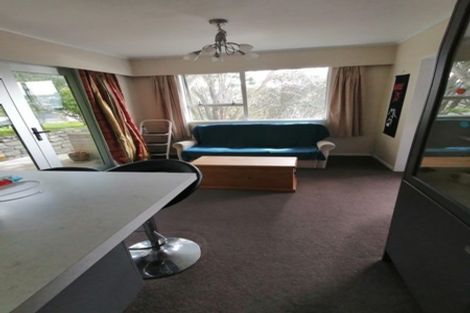 Photo of property in 32 Glanmire Road, Newlands, Wellington, 6037