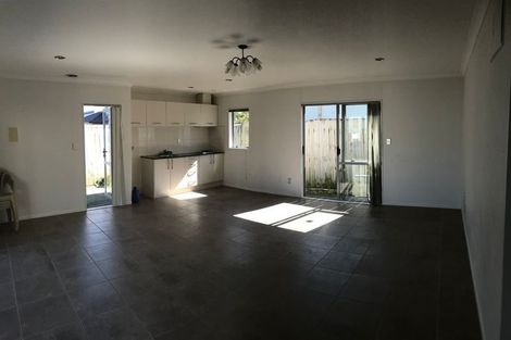 Photo of property in 10 Bushpark Place, Flat Bush, Auckland, 2016