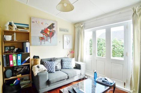 Photo of property in 24 Graham Avenue, Te Atatu Peninsula, Auckland, 0610