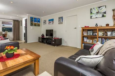Photo of property in 12 Halberg Street, Glenfield, Auckland, 0629