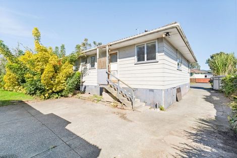 Photo of property in 4 Spode Place, Henderson, Auckland, 0612