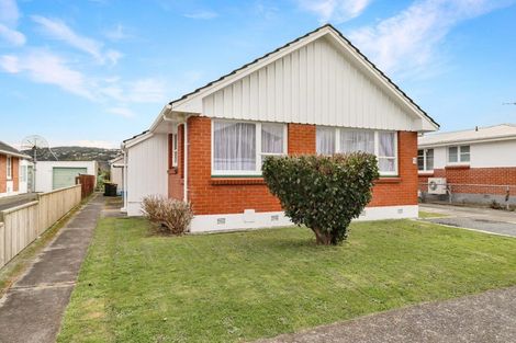 Photo of property in 71 Wai-iti Crescent, Woburn, Lower Hutt, 5010