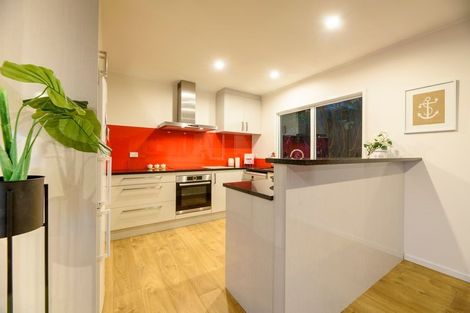 Photo of property in 1/48 Noeleen Street, Glenfield, Auckland, 0629