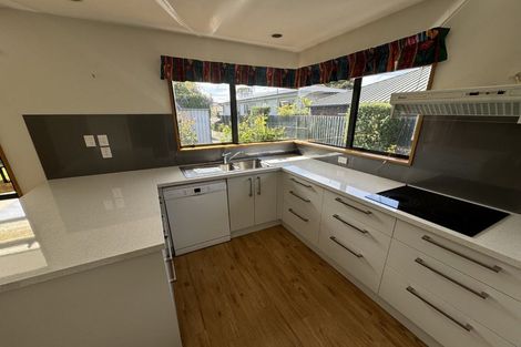 Photo of property in 2/14 Farquhars Road, Redwood, Christchurch, 8051