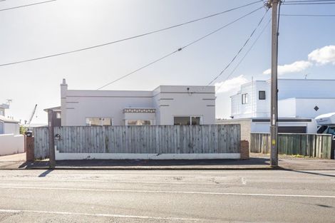 Photo of property in 26 Breakwater Road, Moturoa, New Plymouth, 4310