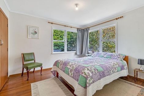 Photo of property in 49 Totaravale Drive, Totara Vale, Auckland, 0629