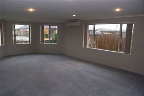Photo of property in 10 Cunneen Place, Aidanfield, Christchurch, 8025