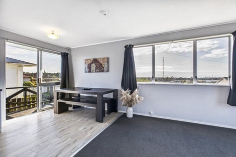 Photo of property in 3/24a Waimumu Road, Massey, Auckland, 0614