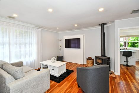 Photo of property in 11a Youngs Road, Papakura, 2110