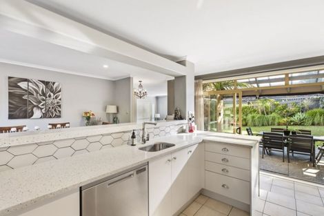 Photo of property in 7 Toledo Avenue, Henderson, Auckland, 0612