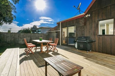 Photo of property in 1/44 Kaipatiki Road, Glenfield, Auckland, 0629