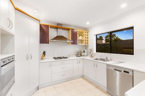 Photo of property in 9 Ambassador Glade, Orewa, 0931