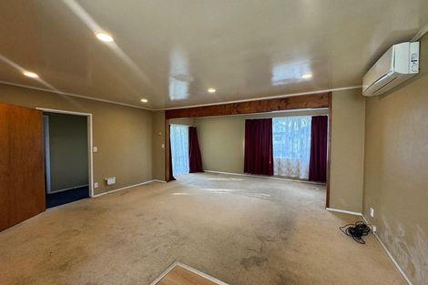 Photo of property in 33 Hyperion Drive, Randwick Park, Auckland, 2105