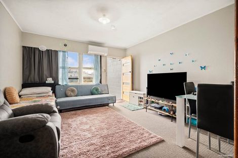 Photo of property in 2/243a St George Street, Papatoetoe, Auckland, 2025