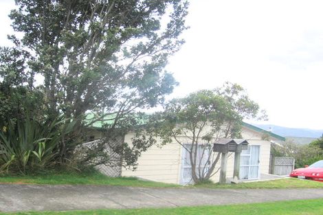 Photo of property in 12a Cedar Street, Maungaraki, Lower Hutt, 5010