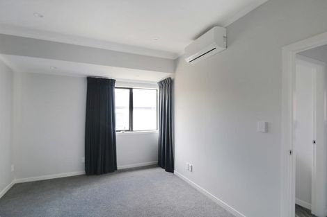 Photo of property in 46 Domett Street, Newlands, Wellington, 6037