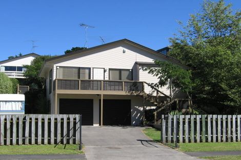 Photo of property in 48 Topliss Drive, Northcross, Auckland, 0632