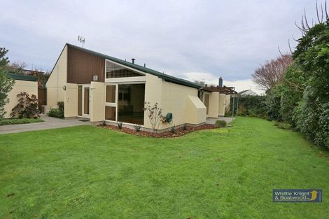Photo of property in 14 Maidstone Road, Ilam, Christchurch, 8041