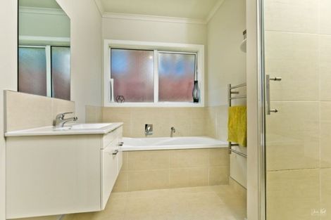 Photo of property in 352 Main Road, Huapai, Kumeu, 0810