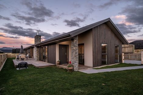 Photo of property in 3 Bargour Street, Wanaka, 9305