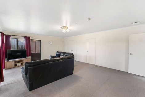 Photo of property in 22 Kittyhawk Place, Melville, Hamilton, 3206