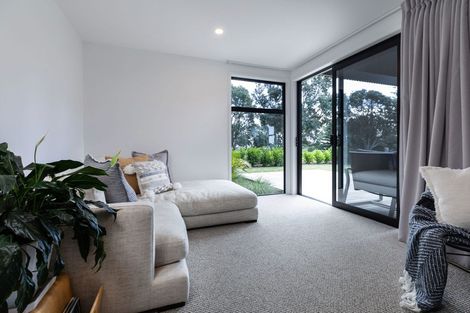 Photo of property in 25 Kotare Drive, Waiwhakaiho, New Plymouth, 4312