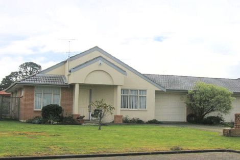 Photo of property in 14 Fernbrook Close, Burswood, Auckland, 2013