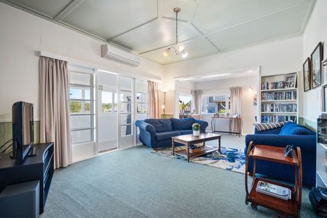 Photo of property in 27 Bond Street, Foxton Beach, Foxton, 4815