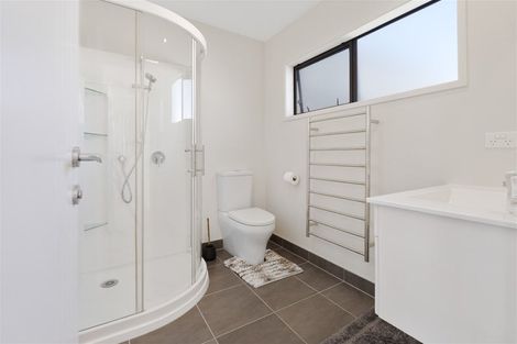 Photo of property in 5 Waterview Place, Haruru, 0204