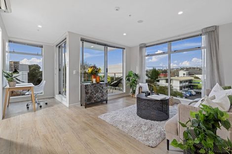 Photo of property in Norfolk Apartments, 201/19 Bute Road, Browns Bay, Auckland, 0630