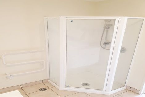 Photo of property in 1/86 Fernhill Way, Oteha, Auckland, 0632