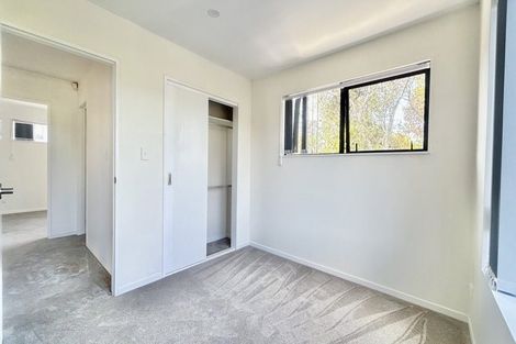 Photo of property in 8a Nandana Drive, Glen Eden, Auckland, 0602