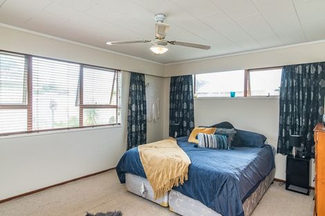 Photo of property in 29 Frimley Terrace, Waikanae Beach, Waikanae, 5036