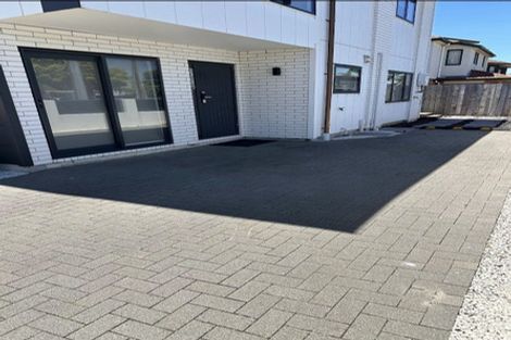 Photo of property in 216a Bucklands Road, Bucklands Beach, Auckland, 2012