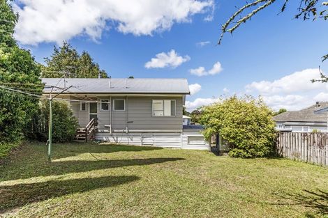 Photo of property in 4 Buisson Glade, West Harbour, Auckland, 0618