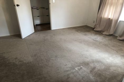 Photo of property in 100 Gossamer Drive, Pakuranga Heights, Auckland, 2010