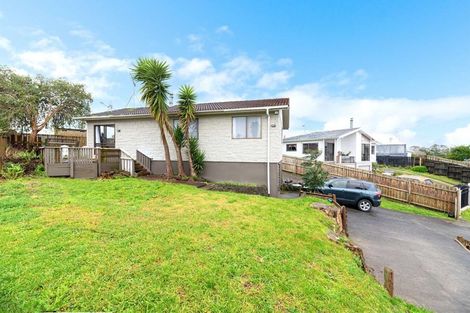 Photo of property in 16 Massine Place, Randwick Park, Auckland, 2105