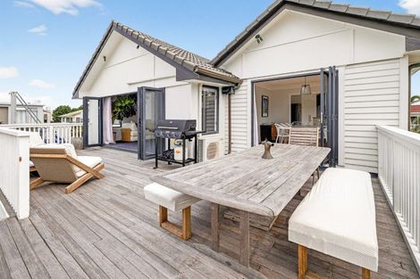 Photo of property in 4 Oceanbeach Road, Mount Maunganui, 3116